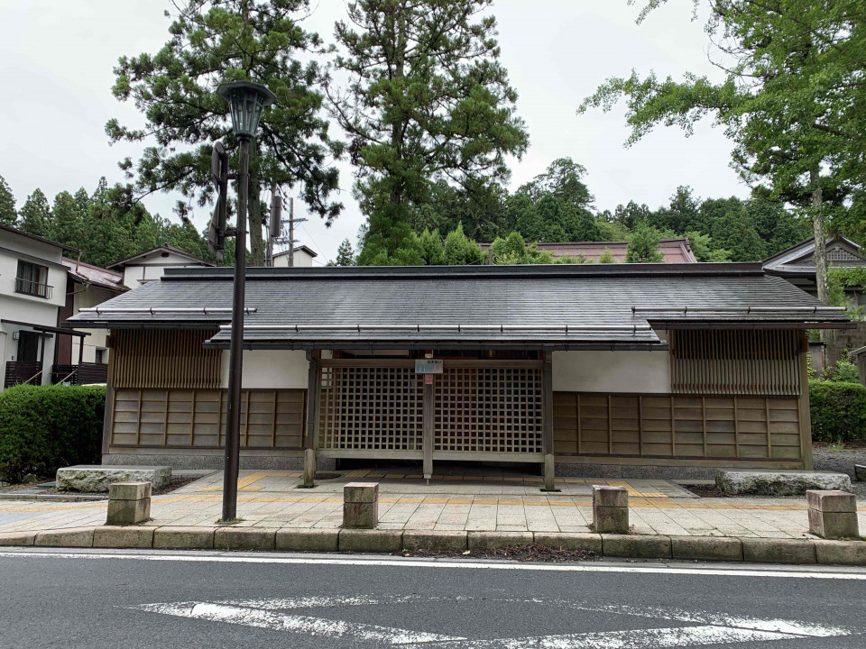 Exterior of the Chu-mon-mae public restroom.