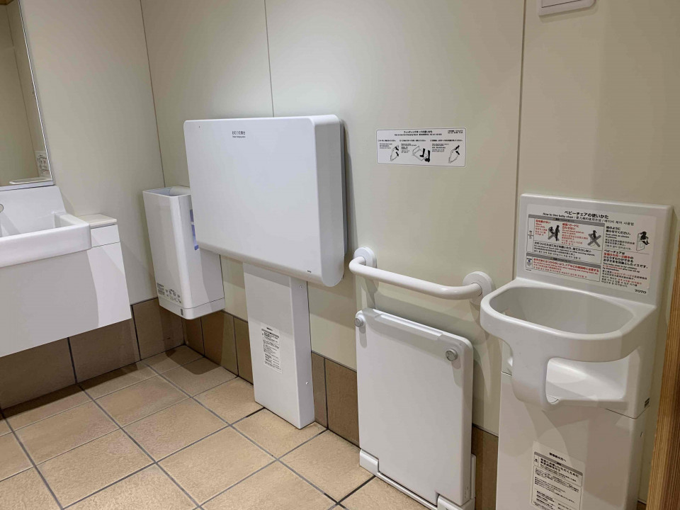 The accessible restroom located at the second parking lot to the entrance of Kongobu-ji Head Temple which accommodates individuals who need a changing table, baby chair, or feeding table.